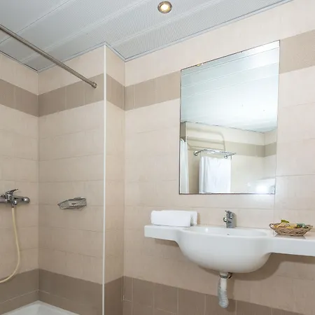 Hotel Majestic - Adults Only 3*